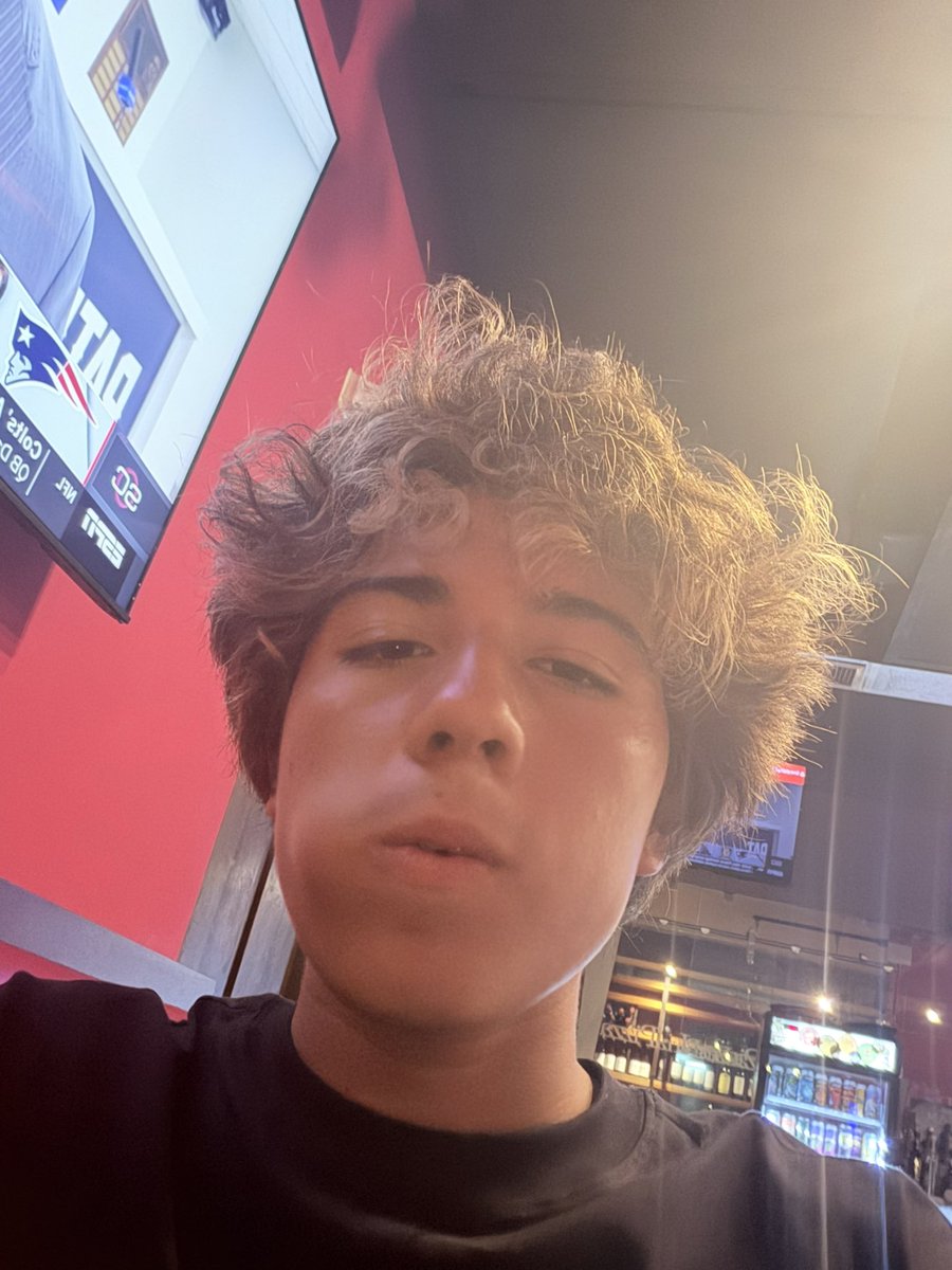 brookstee9's tweet photo. all by my lonely but this 12 piece in my mouth https://t.co/A14rEPqzr5