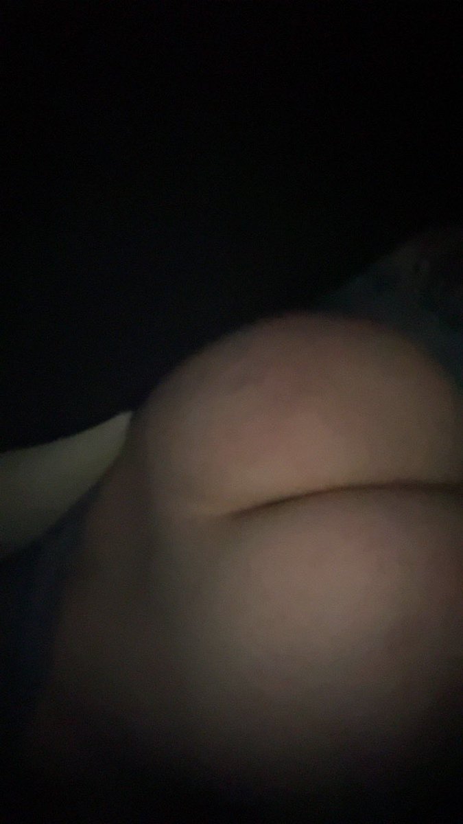 liamlc2t's tweet photo. Anyone wanna tap? x #18 #gay https://t.co/oArVIklYDs
