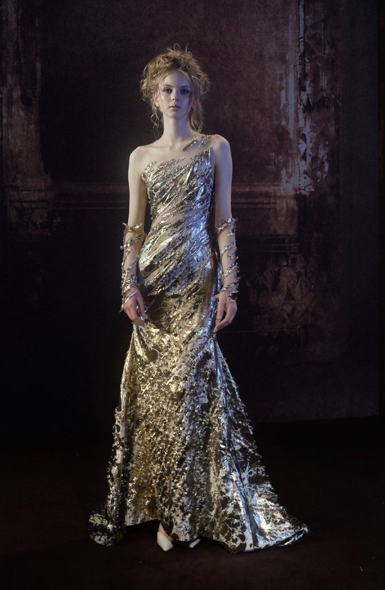 ThePoisonGame's tweet photo. HeQiu 鹤秋 en Murmure Atelier  2026 ✨ https://t.co/ue6gkblkAf