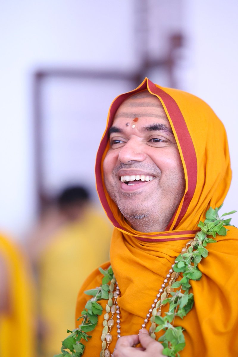 ShankaraPeetha's tweet photo. #ಅನ್ನಬ್ರಹ್ಮ_ಚಾತುರ್ಮಾಸ್ಯ - ದಿನ 3

*ಸರ್ವಸೇವೆ: ಉಪಾಧಿವಂತ ಮಂಡಳಿ, ಶ್ರೀಕ್ಷೇತ್ರ ಗೋಕರ್ಣ

31-07-2026
ಅಶೋಕೆ, ಗೋಕರ್ಣ

|| ಅನ್ನಂ ಬ್ರಹ್ಮೇತಿ ವ್ಯಜಾನಾತ್ ||

#ಅನ್ನಬ್ರಹ್ಮ #ಚಾತುರ್ಮಾಸ್ಯ #Annabrahma #Chaturmasya https://t.co/HUG3VUKyRv