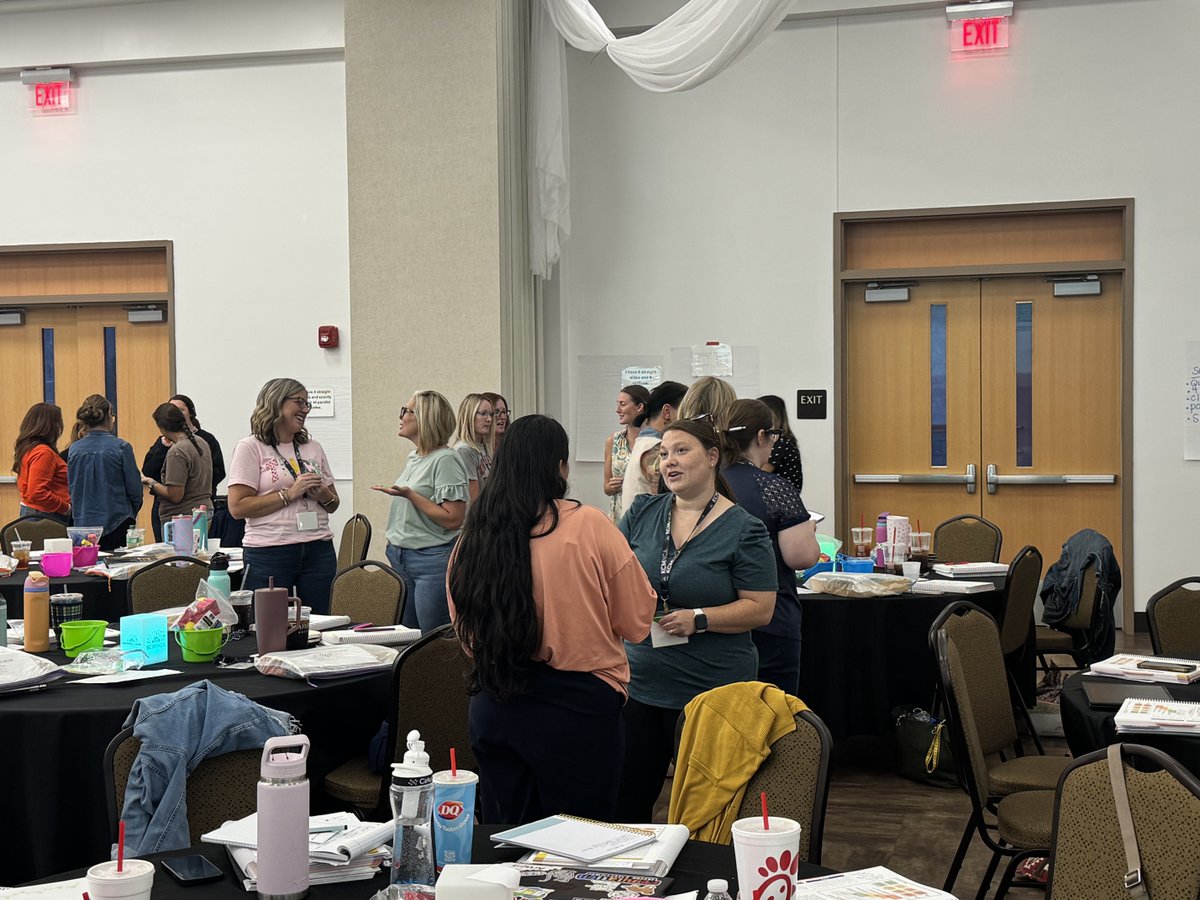 KyCenterforMath's tweet photo. 📍 Hopkinsville

In just 4 weeks, #KCMNCA brought in-person professional learning to 9 locations across Kentucky. Thank you to every participant, mentor, partner, and behind-the-scenes team member who made July possible. The learning continues virtually! #KCMNCA💚 https://t.co/dwmJTpAtLF