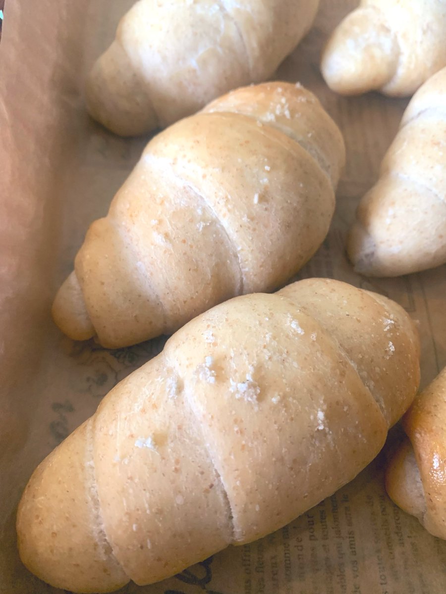 RainbowBreadDay's tweet photo. 焼きたてパン✨

🌾まる粒ライ麦パン
🥐大豆バターの塩パン
🎀リボンパン
🍡あんぱん
🍍パイナップルパン

本日もお待ちしております☺️

#飯能 #名栗 #ベーカリー #パン屋 #天然酵母パン https://t.co/Gk8oNCcNR8
