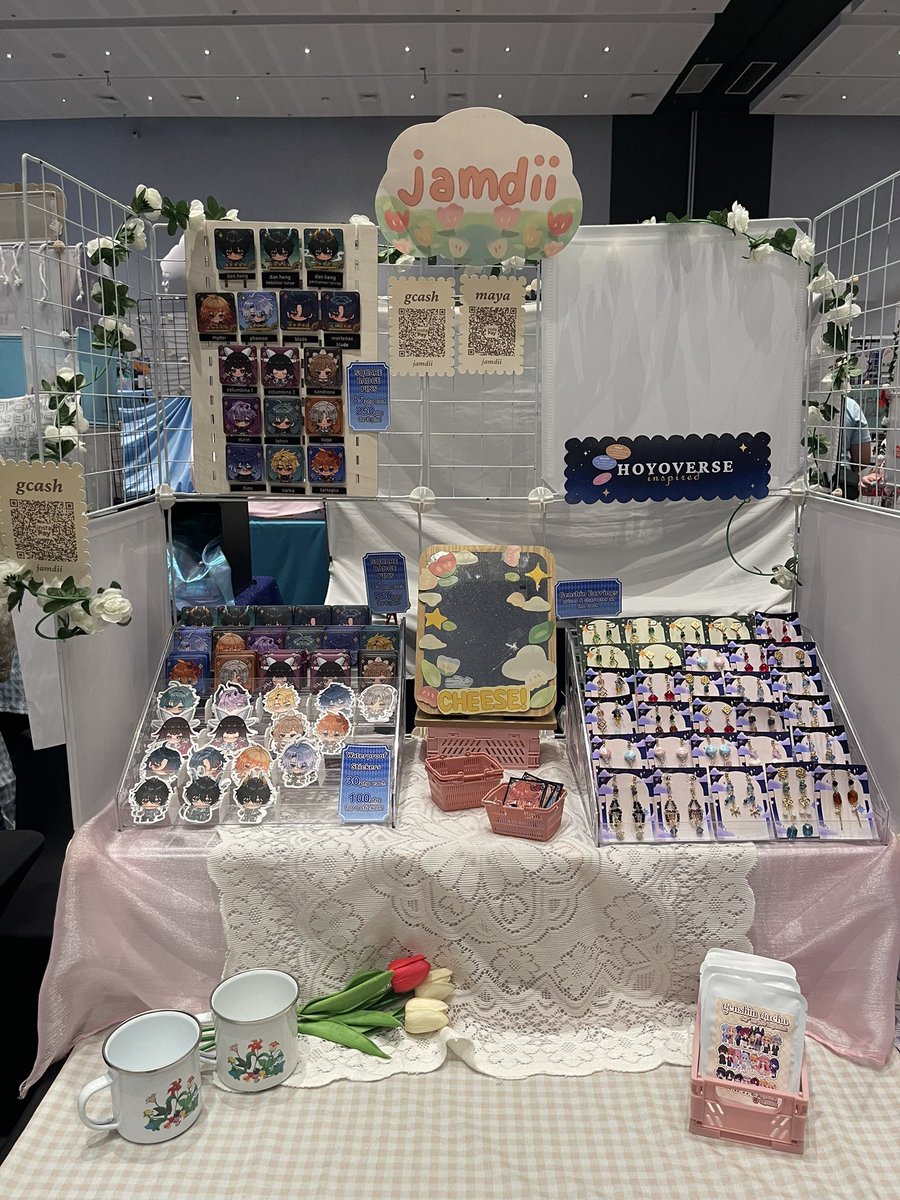 jamdii's tweet photo. ready for day 3!!! 😆✨🫶 #HoYoFEST2026 https://t.co/E3UZaNfLFK