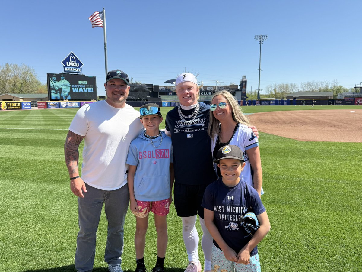 JaceUsports23 tweet picture