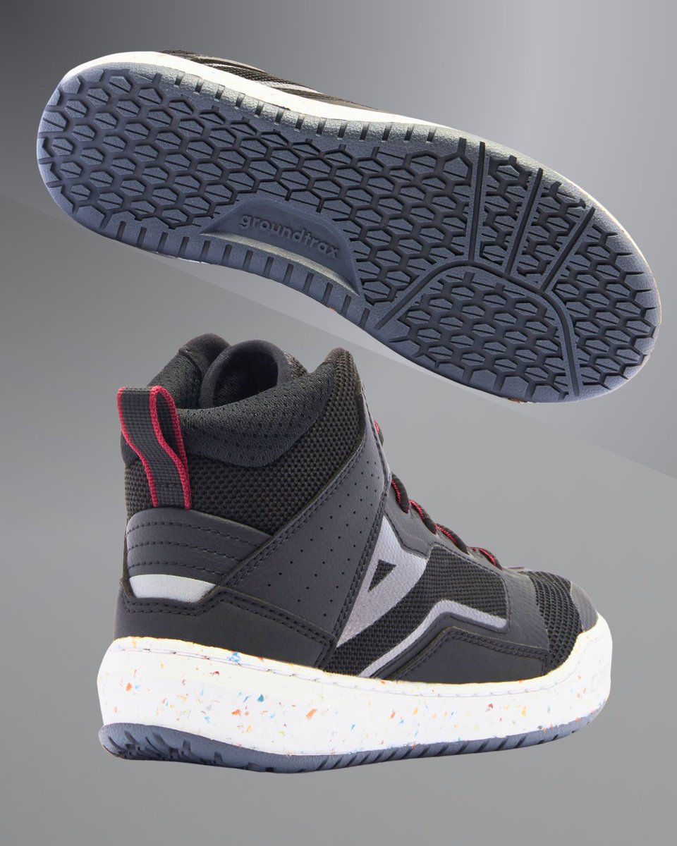 DAINESEKYOTO's tweet photo. 🔻 夏のライディングを快適にするためのレディースアイテム
https://t.co/Os9Aop5HCp

"SUBURB AIR SHOES WMN" は、通気性と快適性を兼ね備えたレディースライディングシューズ。
街乗りからツーリングまで、ぜひ店頭で履き心地をご体感ください。

#ダイネーゼは2年保証
#dainese #ダイネーゼ https://t.co/NKSyB8YZNG