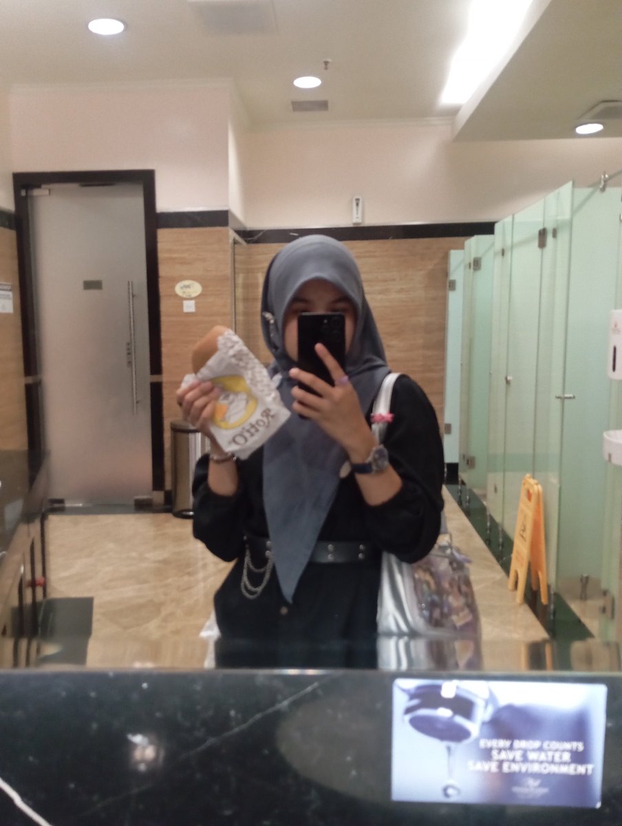 alennalend's tweet photo. Anjay (semoga kebagian fanmerch) https://t.co/5aX4WRQdLt