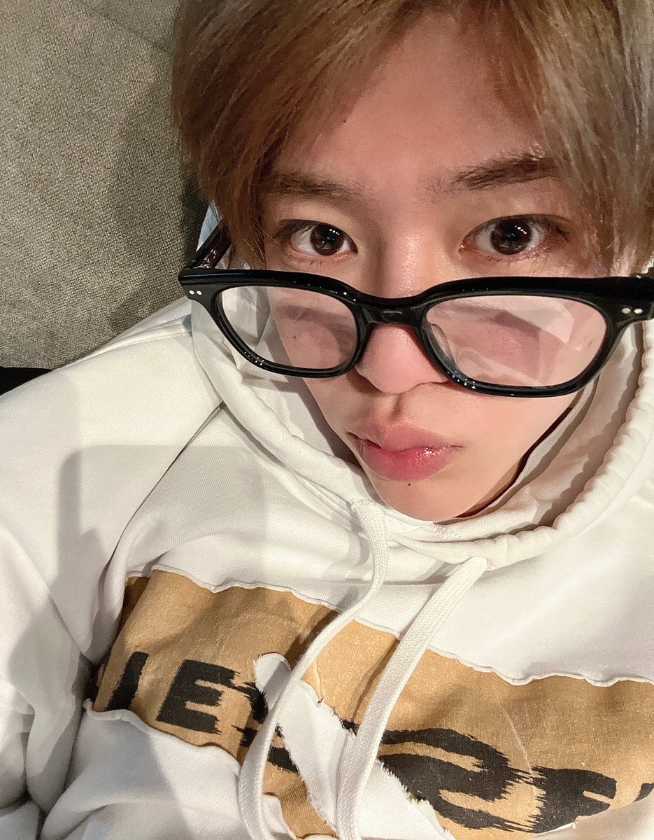 sozpa_'s tweet photo. 여름엔 집콕이 최고 💦💦 https://t.co/FuS4w8WdnF