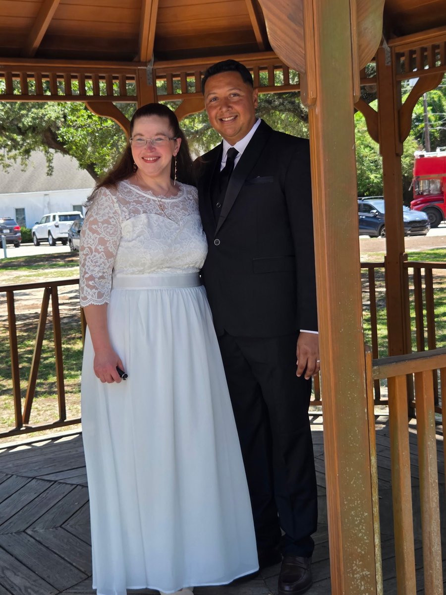 DebRuiz319's tweet photo. I told God I was terrified of a #longdistancerelationship... & He #RanWithIt! He helped to calm my fears because he gave me the RIGHT #LongDistanceLove! #fiancevisa πΊπΈβ€οΈπ΅π¦ #JustMarried https://t.co/hBle4DaCt0