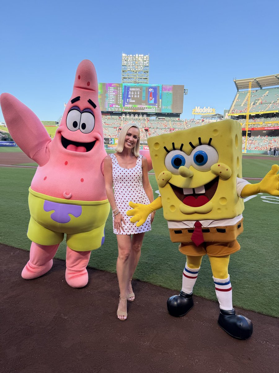SleeperAngels's tweet photo. Spongebob and Patrick at the Big A tonight 😭

(@EricaLWeston) https://t.co/Vyx1bpFzXK