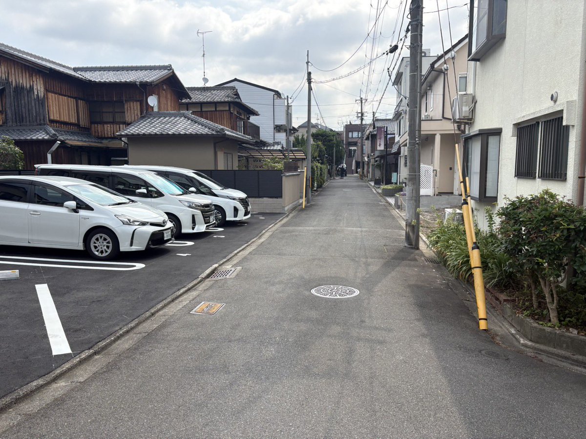 Renoparking's tweet photo. 本日オープン2件目です‼️

現在、契約者様を募集中です🫡

✅ 花園駅まで徒歩約3分
✅ 通勤・通学に便利
✅ 空き区画には限りがあります

花園駅前で月極駐車場をお探しの方は、ぜひお気軽にお問い合わせください！

📍リノパーキング花園駅前
https://t.co/52rRTV5M87

#京都 #花園駅 #月極駐車場 https://t.co/K7OqpQD51U