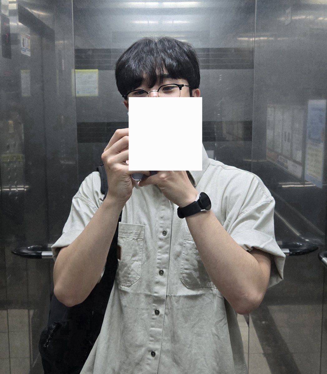 caicu5022's tweet photo. 희미하지만 오래남는것들이 있다

#일상 #ootd #오오티디  #맘눌뎀‌ https://t.co/KIkGZd0uDE