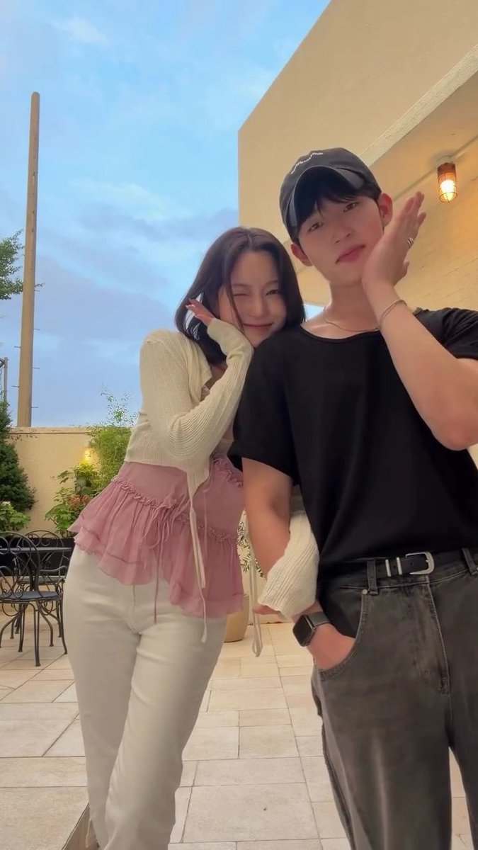 lezmoun's tweet photo. Cuteee 🥰🥰🥰 https://t.co/kxot4vw8Q9