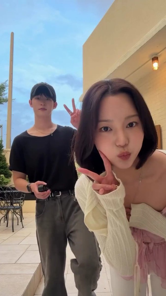 lezmoun's tweet photo. Sayang mereka bgt plisss 😭😭🤍 https://t.co/0GfzOQRIv2