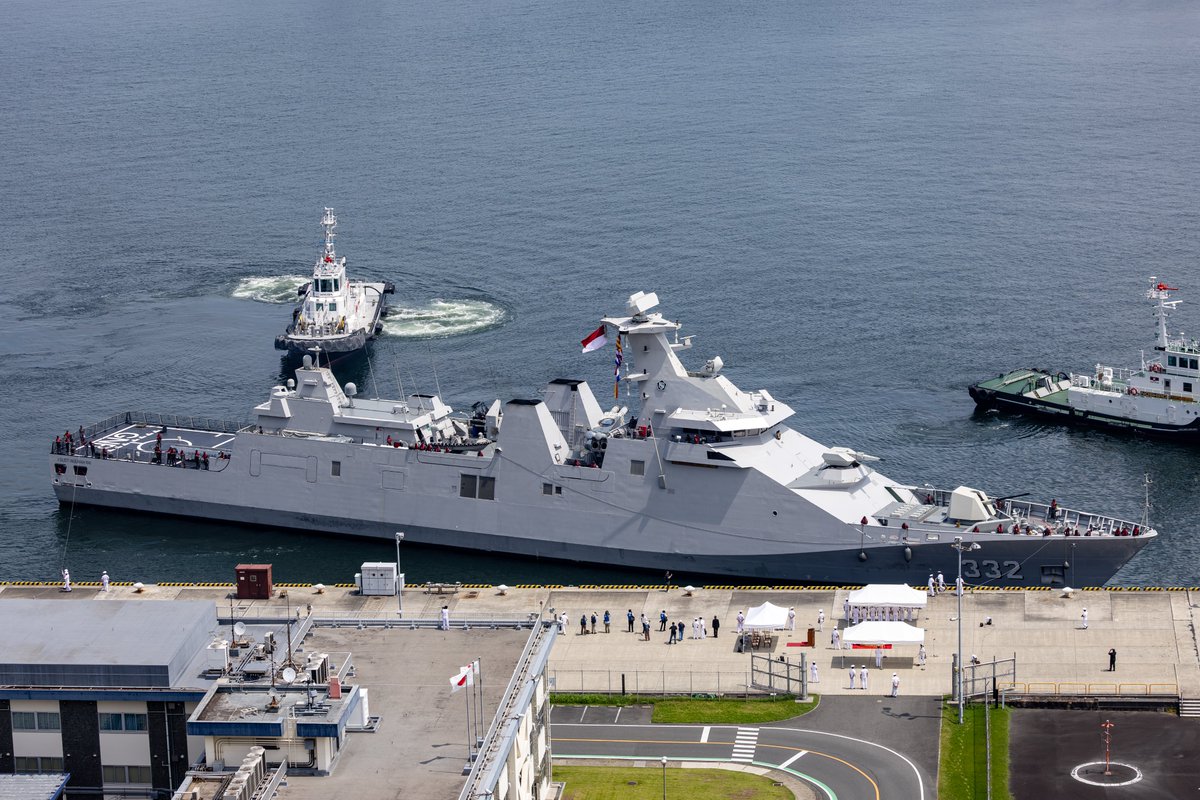 ibatara66's tweet photo. 🇮🇩インドネシア海軍「イ・グスティ・ングラ・ライ」
東京湾フェリーチャレンジはタイミングが早過ぎて撮れませんでしたけど観音崎通過と横須賀入港を。ステルス的なフォルムがとてもカッコイイ船ですね♪
ようこそ横須賀へ https://t.co/UXwZ6YNsla