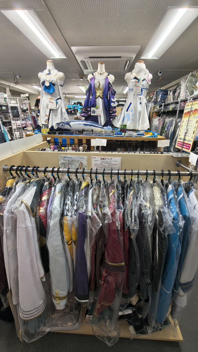 cosparfait's tweet photo. おはようございます！
コスプレショップぱるふぇは本日も20時までオープンしております！
今日は世界コスプレサミット、猛暑の中参加されている方はお気を付け下さい。
店内は涼しいです！福岡天神に涼みにお越しくださいませー🐧
#ぱるふぇなう https://t.co/7RIf7SVrCD
