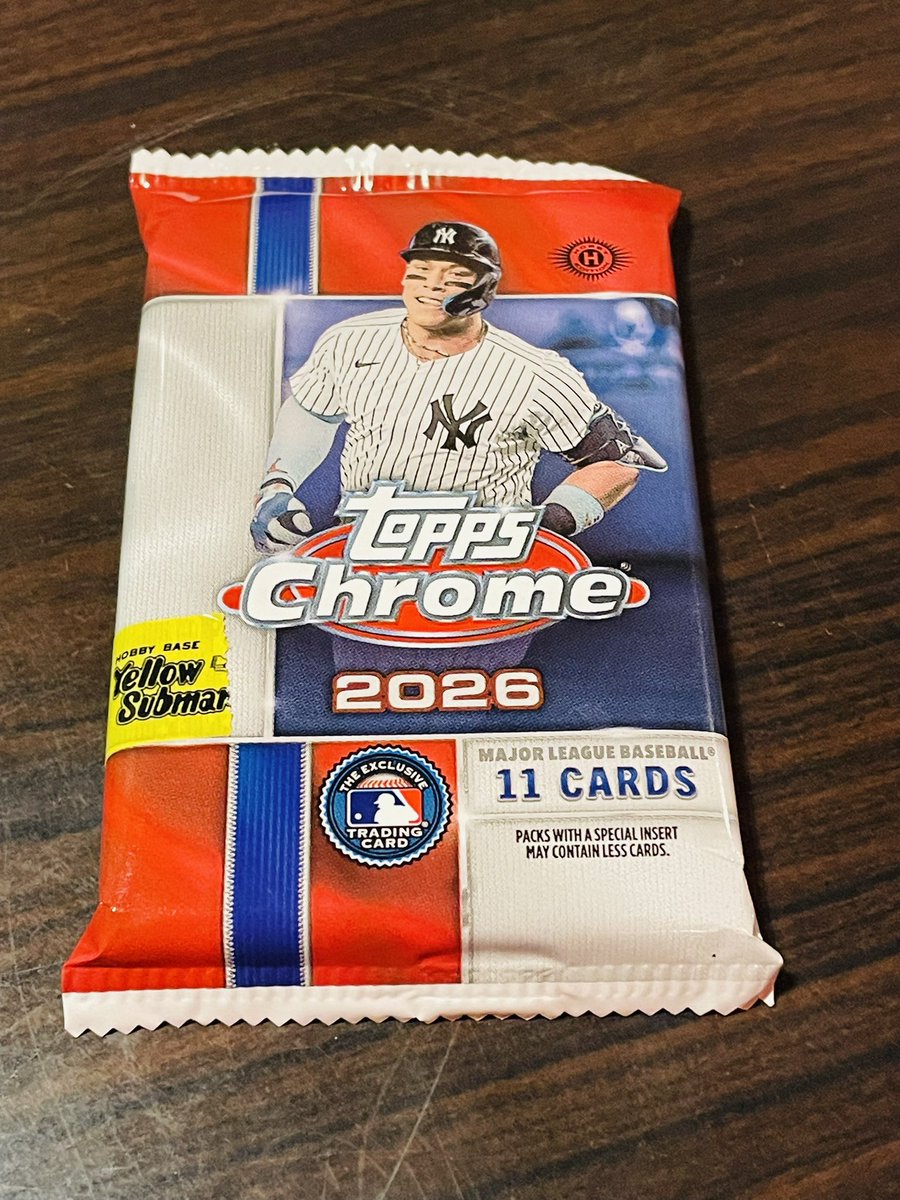 koshida5557's tweet photo. イエサブ産トプクロジャンボ1パック！！
…ゔぉっ…
カーツのフローズンフラクター🤯🤯🤯
#トプクロ 
#ニックカーツ 
#topps https://t.co/by8HVFFz77