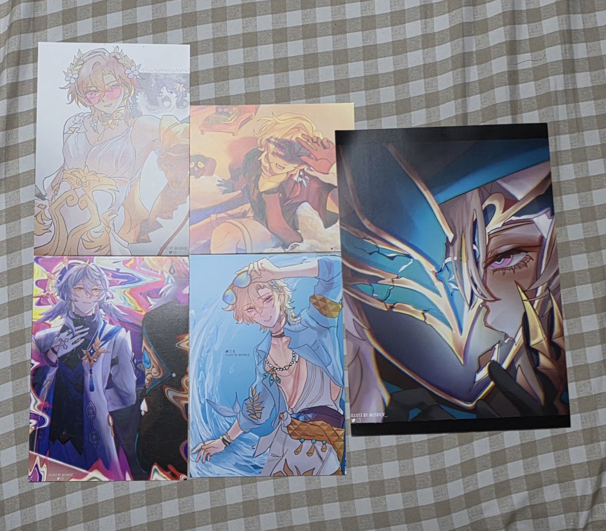 matveimaestri's tweet photo. In order of pics: @mcfrick_ , @ritsuki1130 , @macchiolatte &amp; @xyn_art 

RAHHH THEY'RE ALL SO YUMMY AND AMAZING 😭😭 I especially like the Aventurine prints from Frick and Childe prints from Xyn 😳 https://t.co/p1iKTp7Ecl