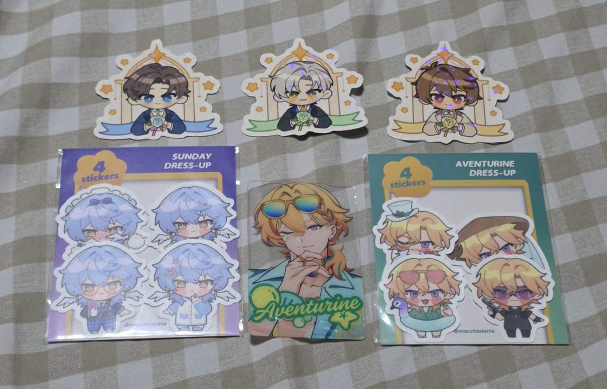 matveimaestri's tweet photo. In order of pics: @mcfrick_ , @ritsuki1130 , @macchiolatte &amp; @xyn_art 

RAHHH THEY'RE ALL SO YUMMY AND AMAZING 😭😭 I especially like the Aventurine prints from Frick and Childe prints from Xyn 😳 https://t.co/p1iKTp7Ecl