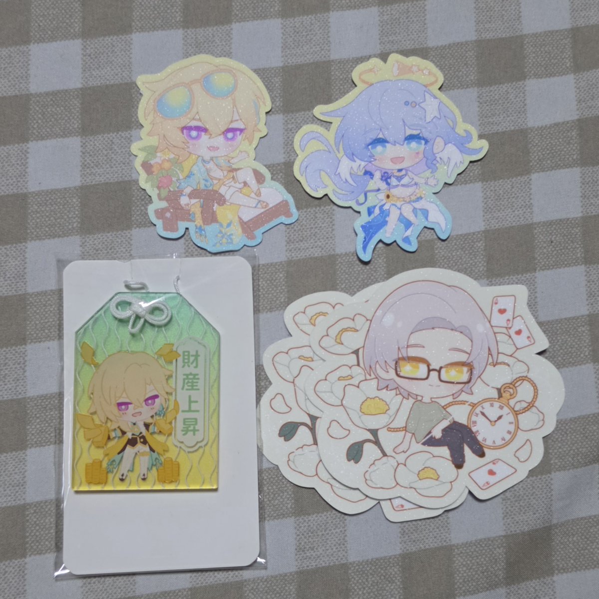 matveimaestri's tweet photo. In order of pics: @mcfrick_ , @ritsuki1130 , @macchiolatte &amp; @xyn_art 

RAHHH THEY'RE ALL SO YUMMY AND AMAZING 😭😭 I especially like the Aventurine prints from Frick and Childe prints from Xyn 😳 https://t.co/p1iKTp7Ecl