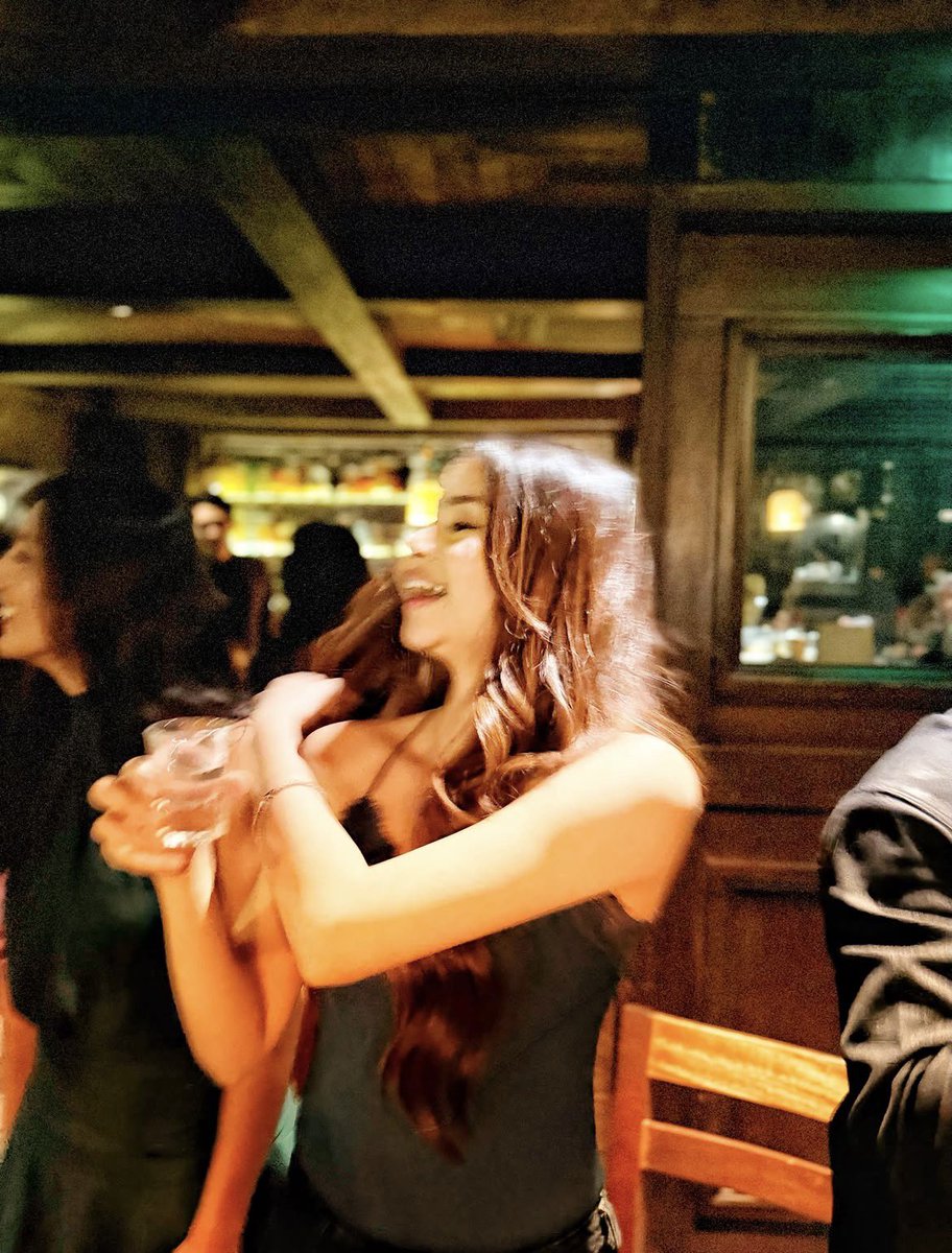 heartbreqks's tweet photo. ohmygod happy gf day indeed https://t.co/J3sud7665i