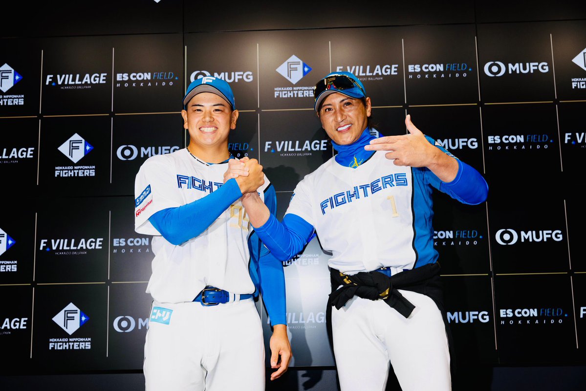 stay070930's tweet photo. え！！ちょ！！
SMAPファンの皆さん！！
一昨日、ファイターズの支配下選手登録された、北海道出身の常谷 拓輝選手！
登場曲、青いイナズマにしてくれてる！！！😭💙💙
嬉しすぎるー！！
ファイターズは水野くん推しだけど、常谷くんも力入れて推さなきゃ！
SMAPファンなのかな〜☺️💕
#lovefighers https://t.co/FrojigHIqC
