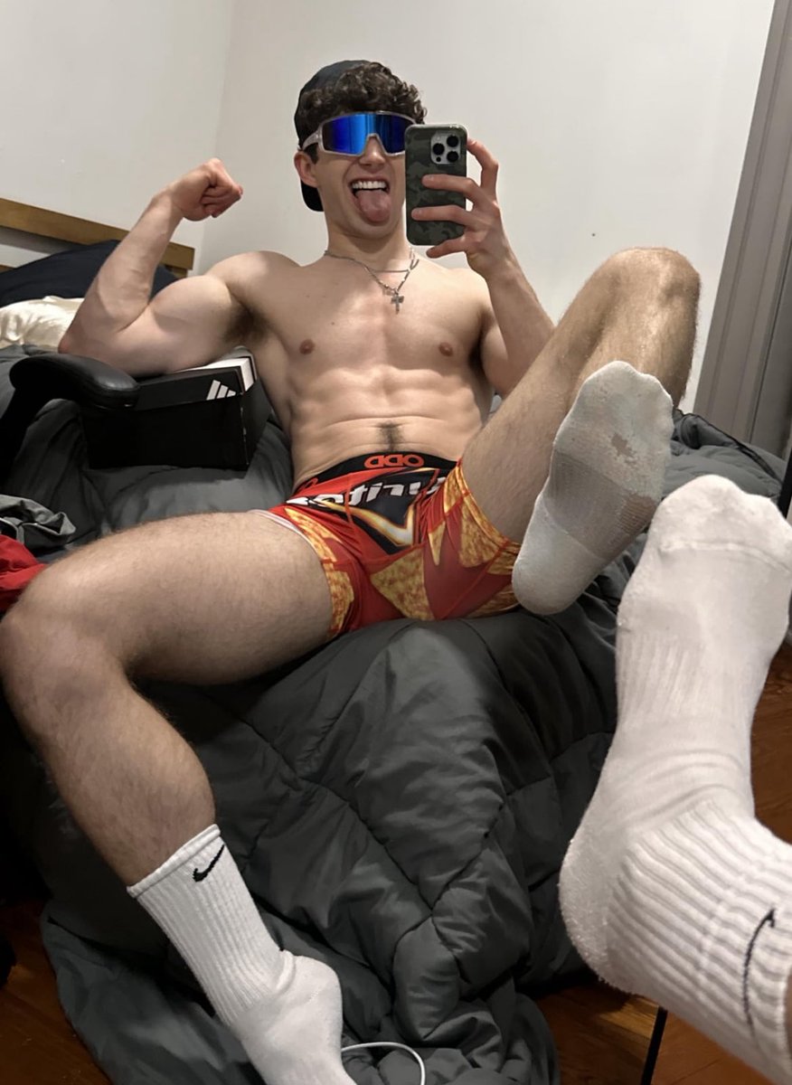 waitrez's tweet photo. This being the original photo… omg don’t get him snatched up with that confederate flag edit https://t.co/9Wj8Zqz5bF