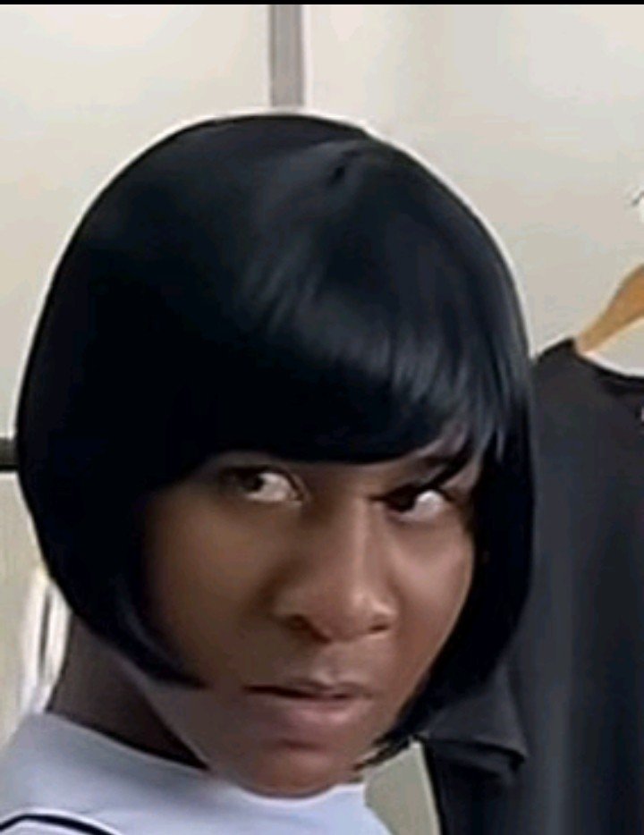 TheeQueen069's tweet photo. Wait!! What is Alex doing? 
He really needs to stop attaching #that woman to Nicki Minaj https://t.co/jVdWqvVHr3