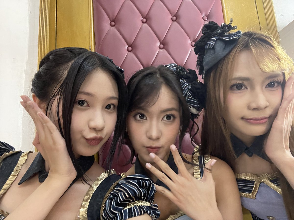 M_MikaelaJKT48's tweet photo. Thankyou TWT kemarinn!! https://t.co/diIX1oe7IK