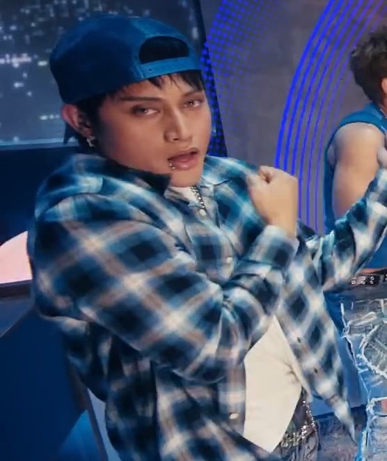 KATE060225's tweet photo. ang gwapo nya kainis 🫠
https://t.co/x39M4kw9I7 https://t.co/HlsZaFJcqN
