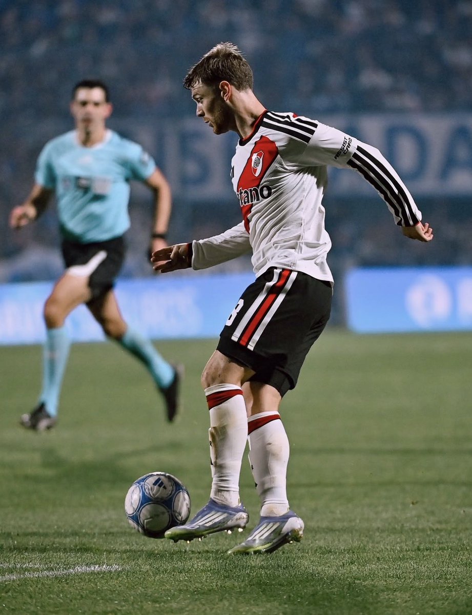 Trezeguetista7's tweet photo. Es un escándalo el nuevo short de River. https://t.co/RUIKQAaXHH