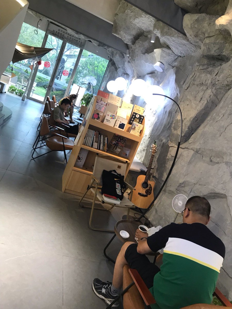 beorice's tweet photo. Just stumbled on a local jazz band playing in a tiny café—warm sax notes and cozy vibes making my whole afternoon glow. Music hits different when it’s live u0026 unplanned! https://t.co/s4HyLIzc25