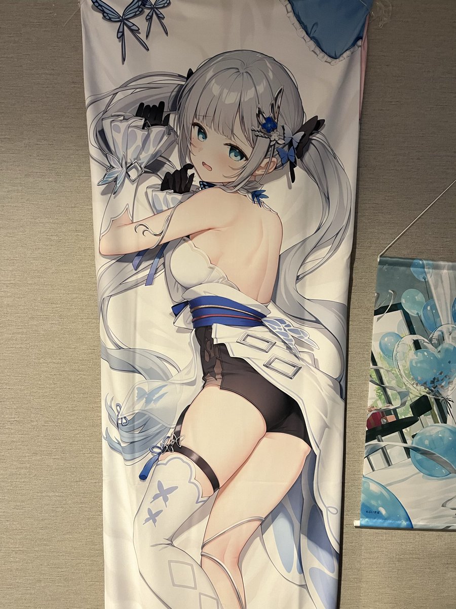 tanukininja_jp's tweet photo. 花芽さんの抱き枕カバー買ったやつ届いたのでさすがに飾って家宝にしとくでござる。 https://t.co/1KENdOYJdt