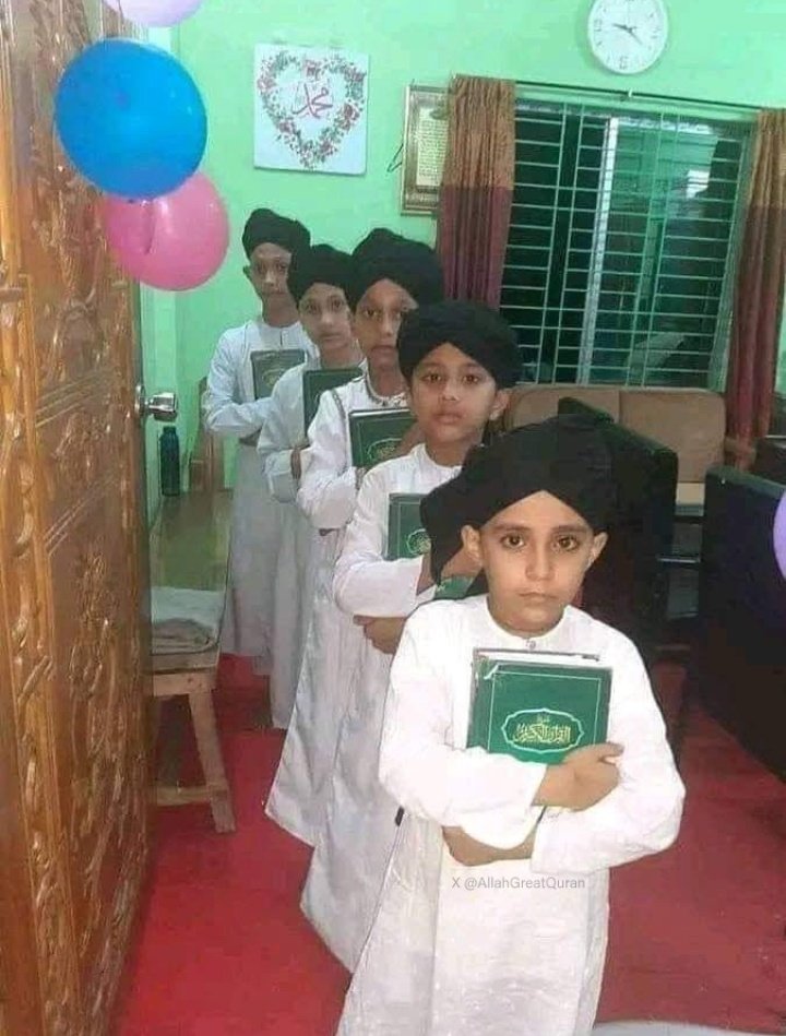 MatthewWad3527's tweet photo. Our tiny scholars. Ma’Sha’Allah https://t.co/TKm8TTqISk