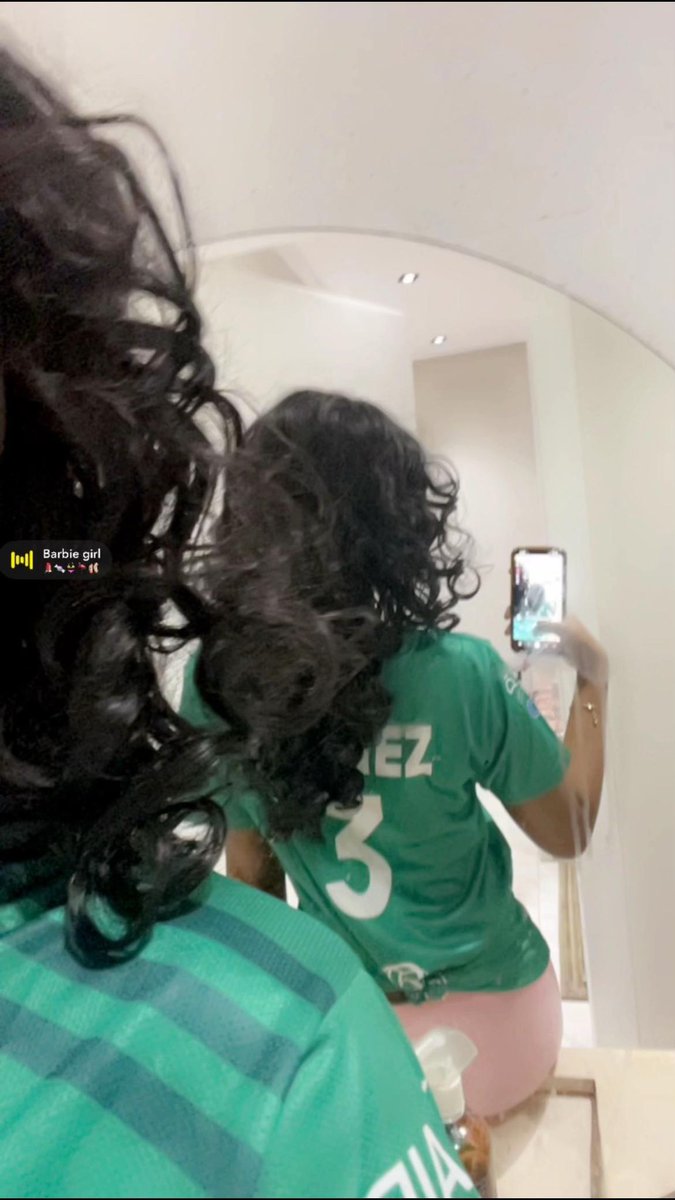 llil_97's tweet photo. اشتقت للأهلي 💚 💚 https://t.co/LbeRXE46Rk