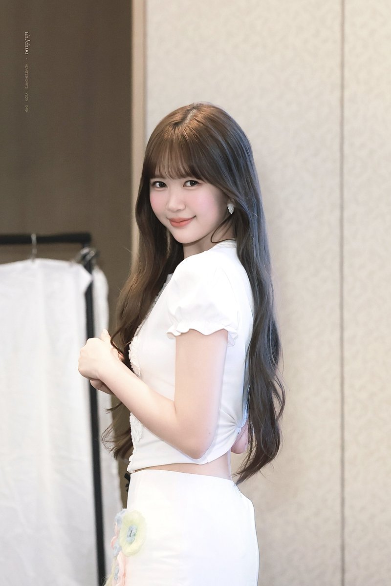 ahchoo_yeon419's tweet photo. 260731 #예온 #YE_ON #하츠투하츠 #Hearts2Hearts https://t.co/ZUWDsYxILd