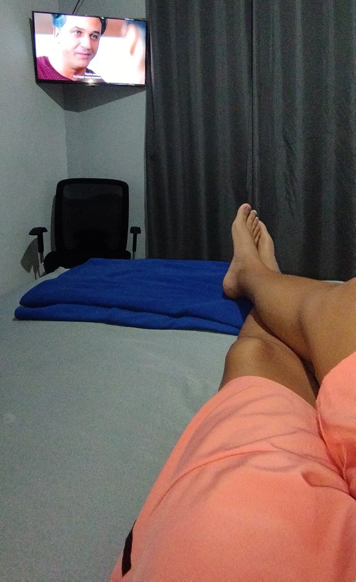 JamesMartnez's tweet photo. Noche de Serie 
#noche #descanso #tv #encasa #viernes https://t.co/xbFU5P2CSw