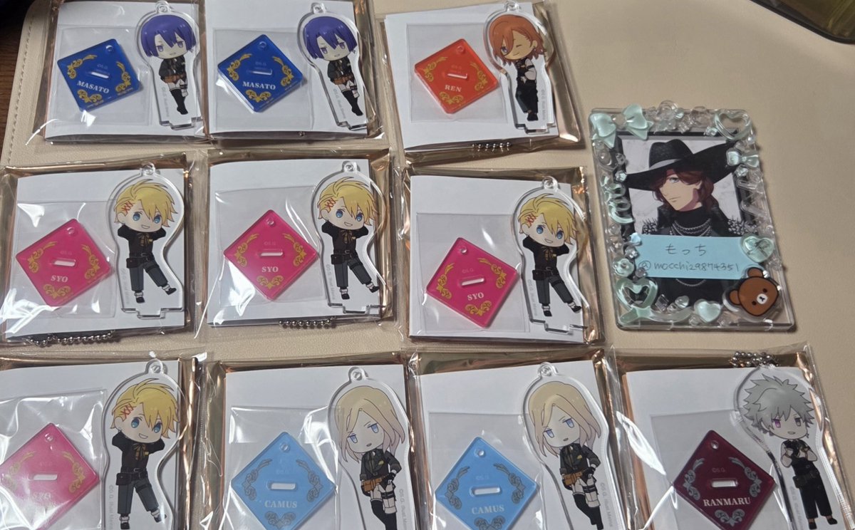 mocchi29874351's tweet photo. 【交換】うたプリ グラショ Mystical Curiosities Ver.  MC ちびキャラ アクキー 

譲)真斗2レン1翔4蘭丸1カミュ2
求)同種 嶺二

本日1日 15時過ぎ池袋お手渡し、別日お手渡し、郵送
検索からもお声掛けください https://t.co/i0vgnSSXo7
