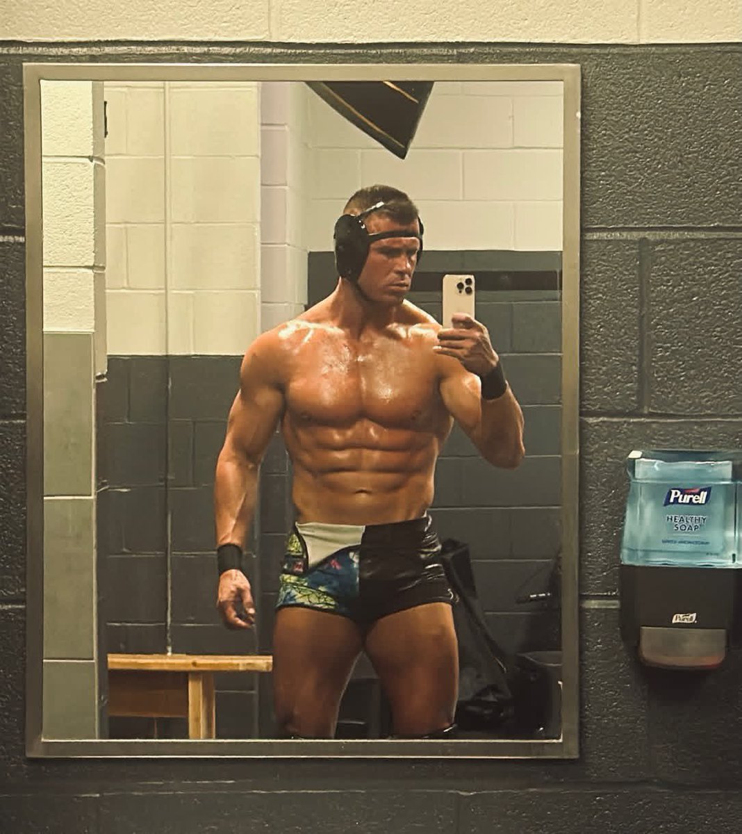 sladewrestler's tweet photo. Bringing my best physical condition and in-ring performance to every show! Very happy with how I look but I’m striving to look even better! These huge goals I have in wrestling got me dialed in and obsessed with being the best version of ME💪 #fearthegear #JustTap #NWAStar https://t.co/0PqPhuVcJb