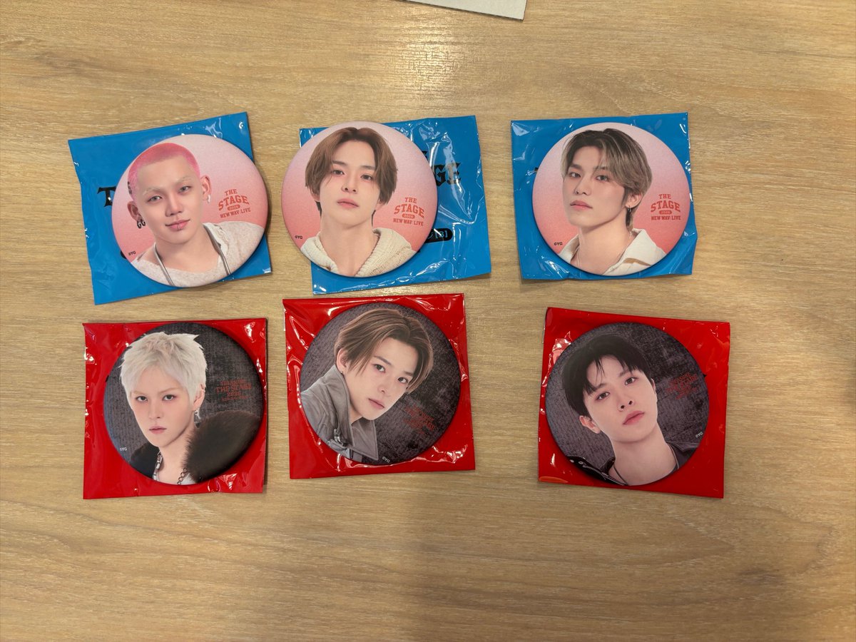 skz_change's tweet photo. treasure 交換

【求】ドヨン　（ハートの扇子ののみジュンギュ）

【譲】下の写真（異種可能）

8/1、8/2は会場にいます。
よろしくお願いします https://t.co/nyrqcwmyIs