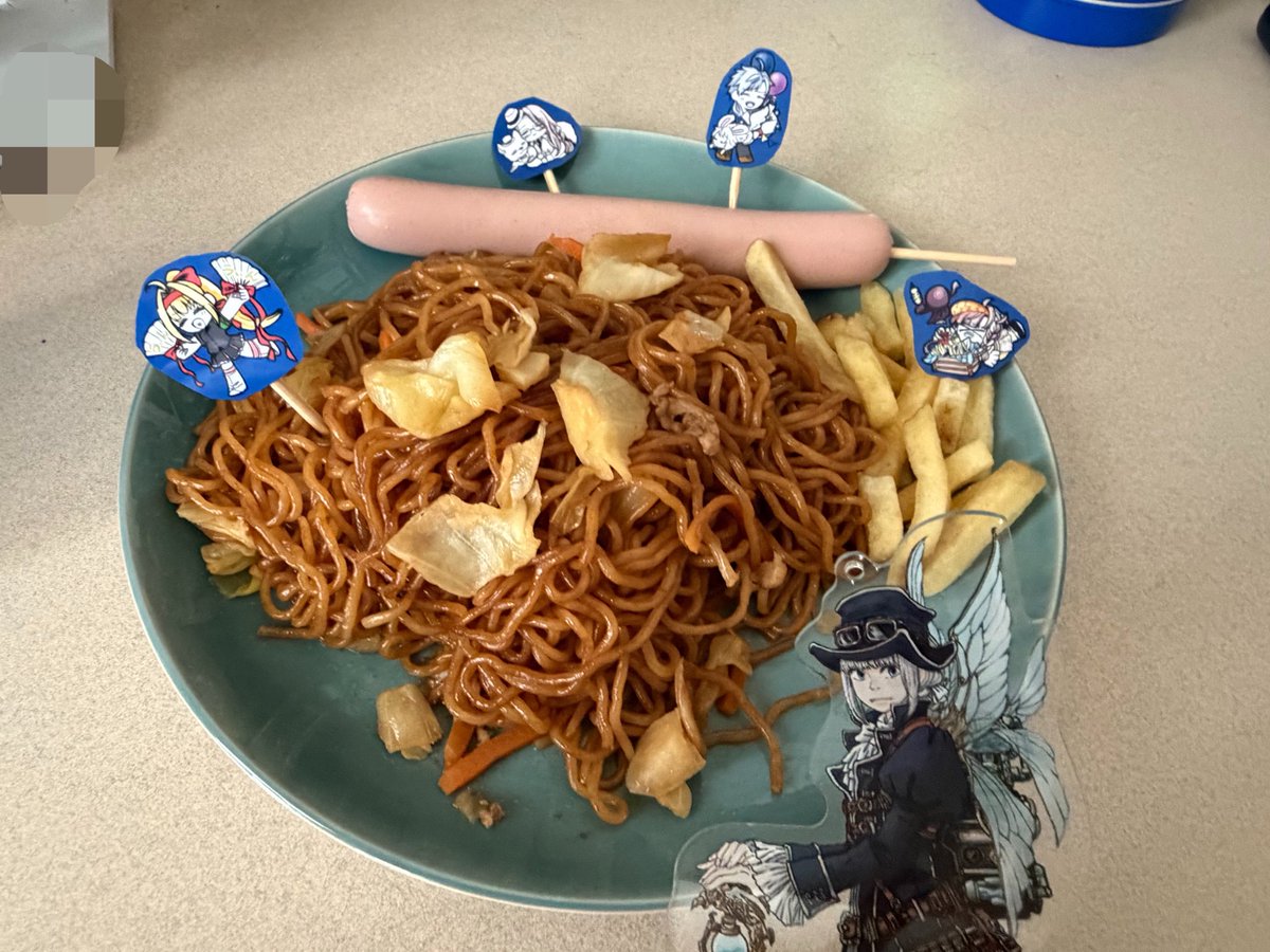 ran_chon_meat's tweet photo. #エアFGOフェス
・召喚フランク
・あまりにもローマな黒焼きそば
・ポテトイーターのポテト https://t.co/7iKvibbrBK