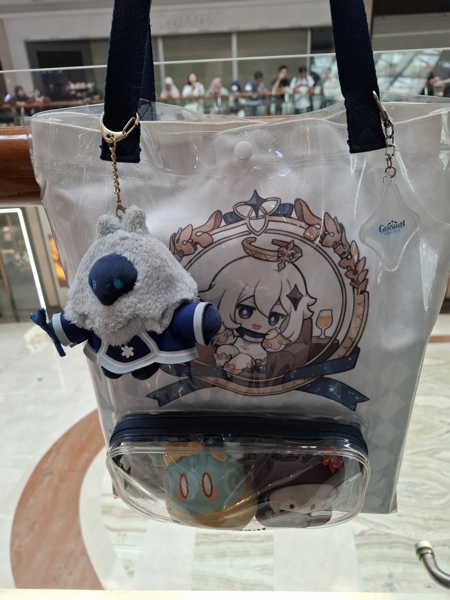 PsychSylv's tweet photo. Atau bisa lgsg ketemuan

Ku hari ini pakai tas totebag paimon dengan ganci abyss mage (cryo)

Bawa nui kazuha + anemo slime jg https://t.co/ADCip5v9ht