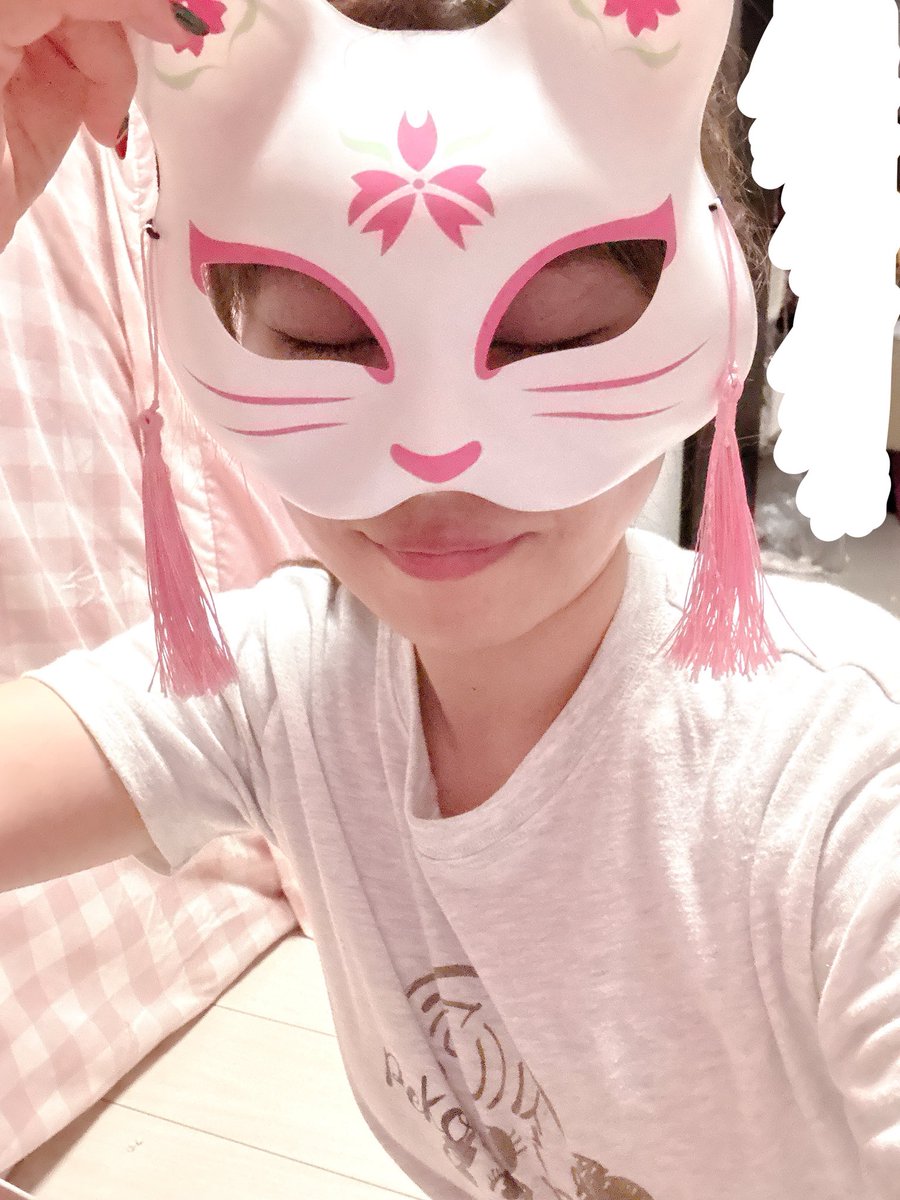 sayuyunyan's tweet photo. 実は私も🦊狐お面🦊
家にありました(笑)ꉂ🤣w

みんなオソロ🫶💗 https://t.co/wJ1exoa3og