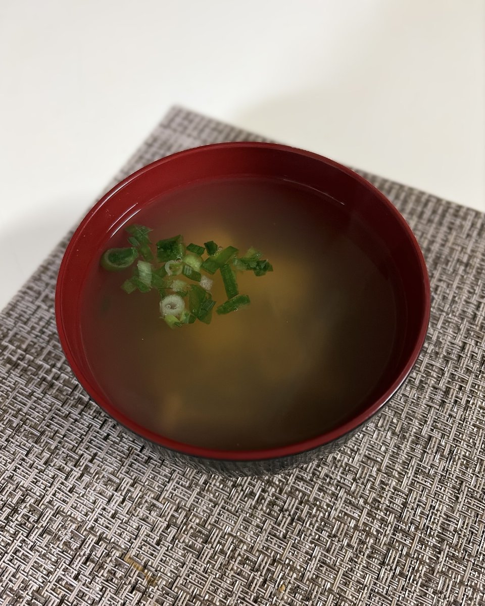 chicken_ta_'s tweet photo. ふるさと納税の返礼品の鰻！
毎年添え物とお吸い物に悩んでしまう！
食品の消費税率が時限1%になると来年は食べ物系が増えるのかな！ https://t.co/5TtSoyx0Zw
