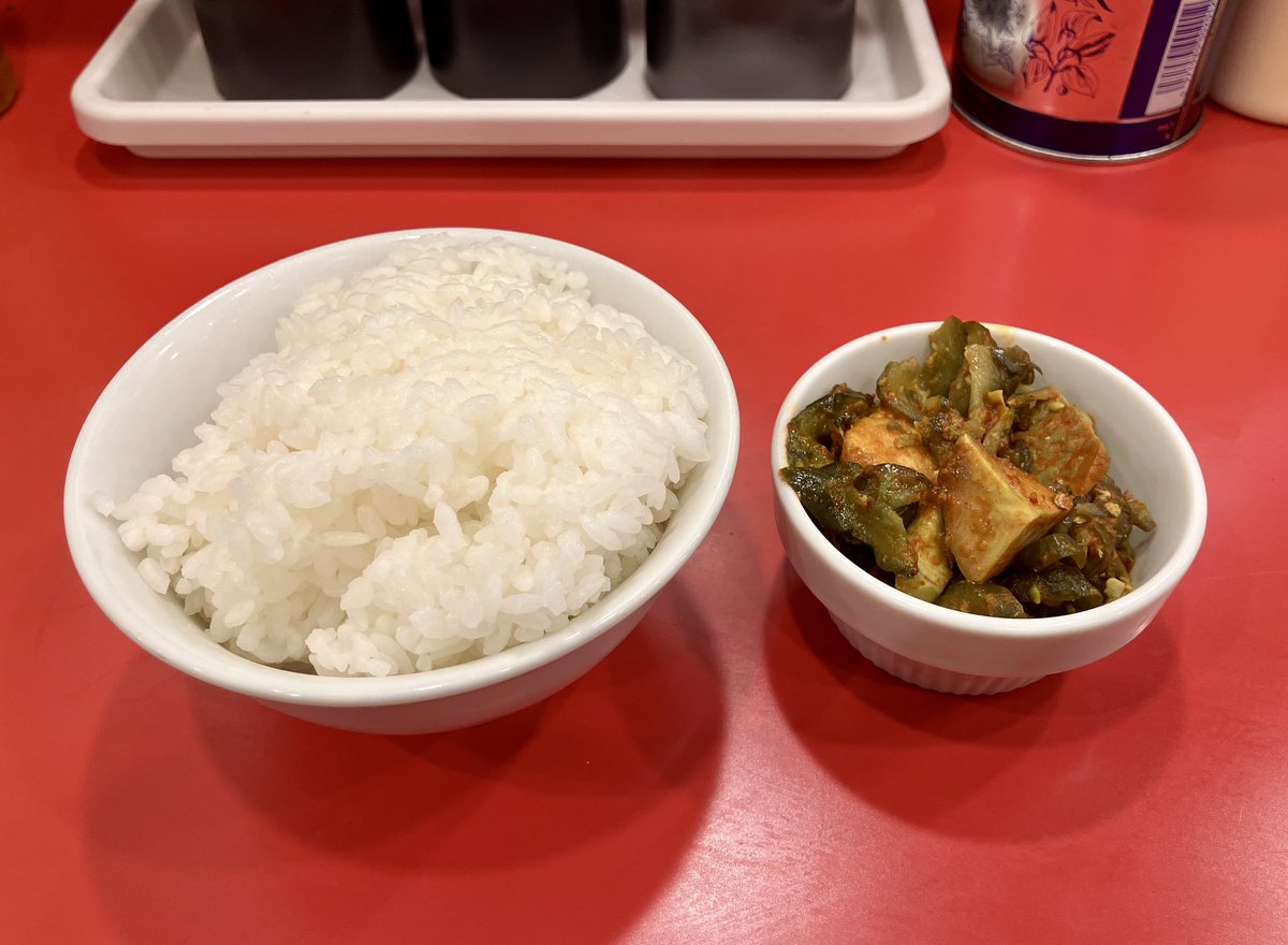 6Nonakaya's tweet photo. 六代目野中家(代々木店)です

本日も元気いっぱい営業中🈺

当店の濃厚な家系ラーメンは
100円で食べ放題のライスと
ぜひ一緒にお召し上がりください😊

代々木にお越しの際は
六代目野中家へ‼️

ご来店をお待ちしております🙇

#六代目野中家
#家系ラーメン https://t.co/L2oVRerCC4