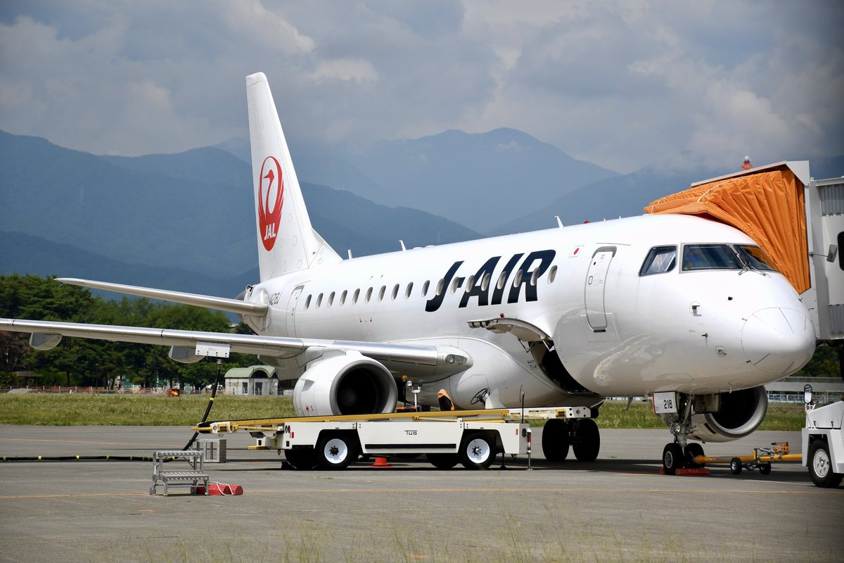 fda_mmj's tweet photo. 8/1 夏季限定 J-AIR 大阪伊丹線🐙
この時期は松本空港は1日7便も飛んできて嬉しい限りです！
是非是非、E190お待ちしてます✈️
JAL2272 MMJ → ITM（JA218J）
@MMJ_shinsyu @JAL_Official_jp 
@NaganoPref @Matsumoto_city https://t.co/y8bZDZY2xR