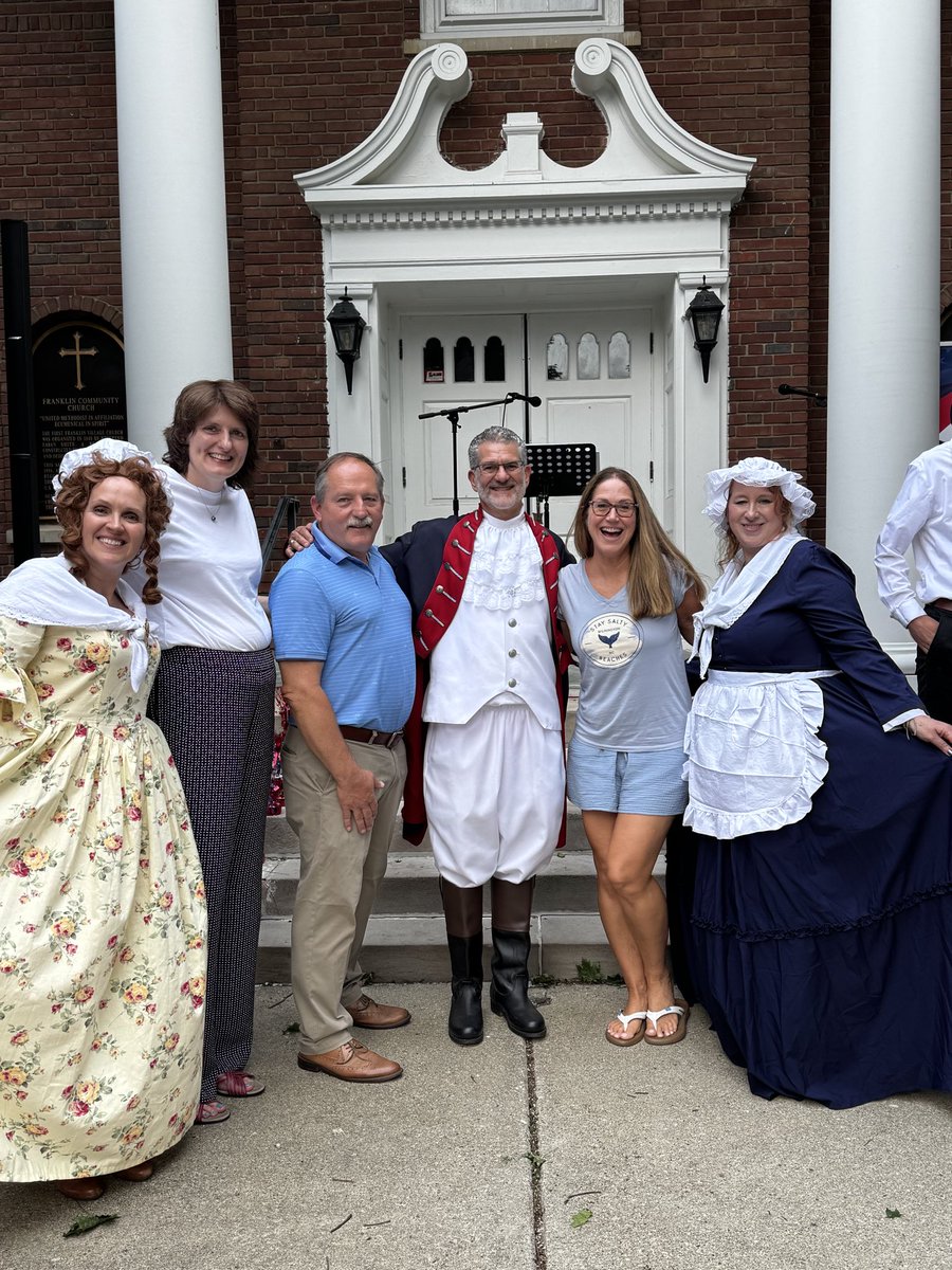 mdwarrenjr's tweet photo. Commemorating the miraculous Declaration of Independence. Learn more in my book The Revolutionary Words that Forged America-The Definitive Guide to the Declaration of Independence-on Amazon. #declarationofindependence #america250 #america #franklinmichigan #wewinwithwarren https://t.co/od1Z2C7Bvr