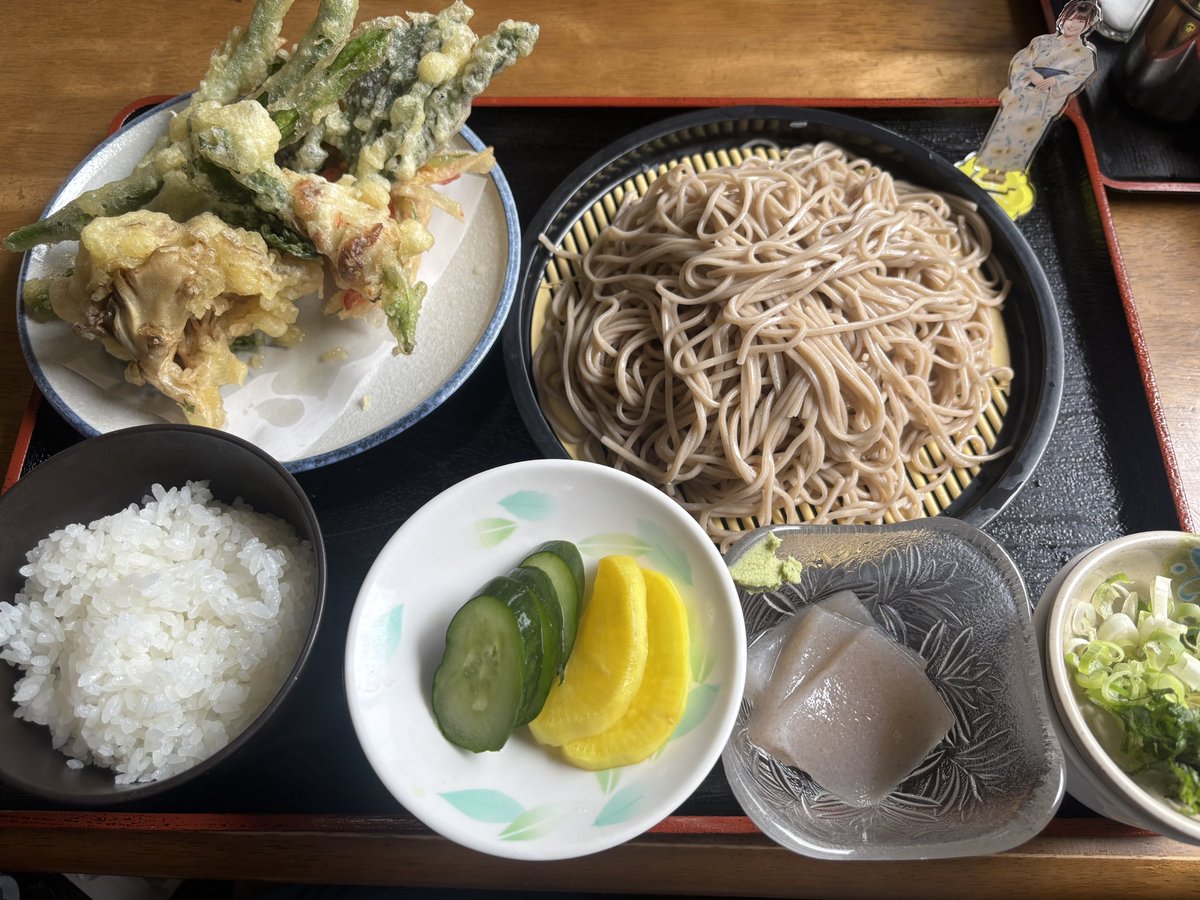 ytaicho's tweet photo. さきち配信から無事に朝4時半起き。高校バド部夏合宿の指導🏸久々なので怪我しないことが最優先、裏テーマでふれちゃを普及してきます٩( 'ω' )و
#ふれちゃ #FRESHCHARM
#永瀬咲希 #さきちゃんあのね
#練習前に大盛り決めた https://t.co/YofREw6HAO