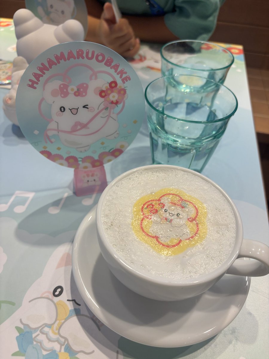 watama_cross's tweet photo. 今年も推し活。先日、はなまるおばけのカフェへ。とにかく可愛かったー https://t.co/hxIvpxFb2f
