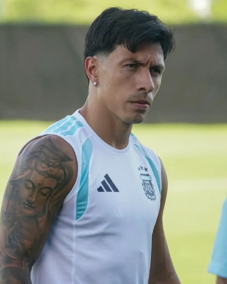bestjensetter_k's tweet photo. Un futbolista, un actor y un piloto de f1 

Así como los ven chicas, los tres tienen algo en común 
Los 3 fueron groomeados. https://t.co/DmzFycWs1y