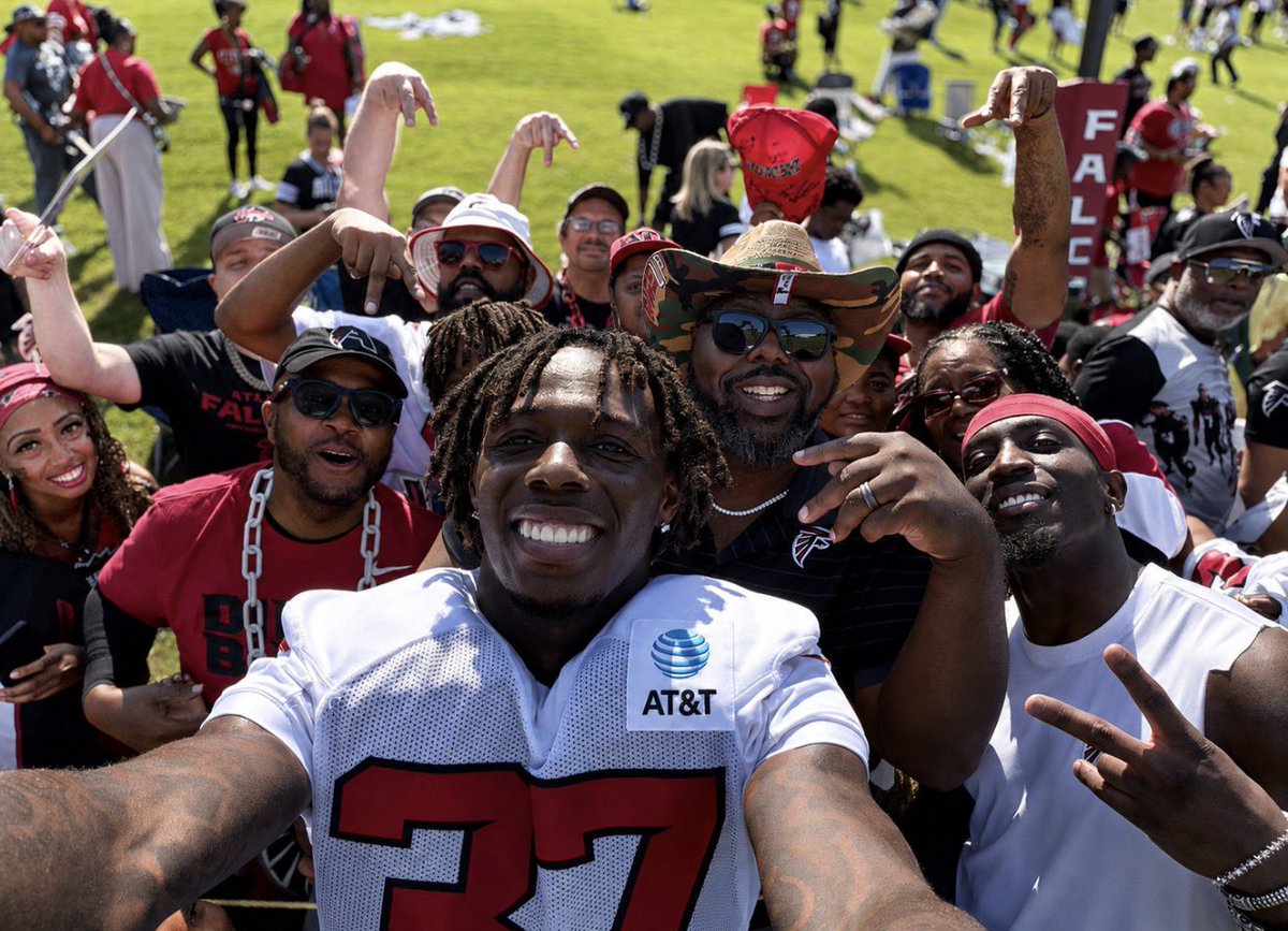 MARIOGA12000's tweet photo. Cobee Bryant and Olamide Zaccheaus. π #falconstrainingcamp https://t.co/IWbMVc5zEi